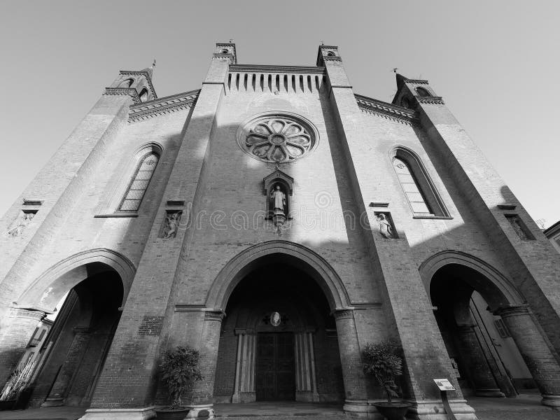 Собор San Lorenzo в Alba в черно-белом стоковая фотография rf